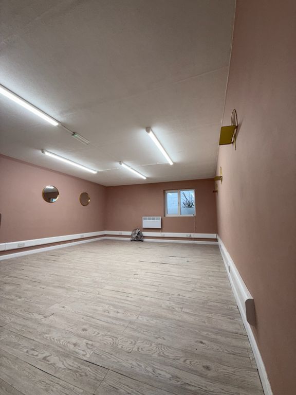 Property photo 2 of 17 Gallery