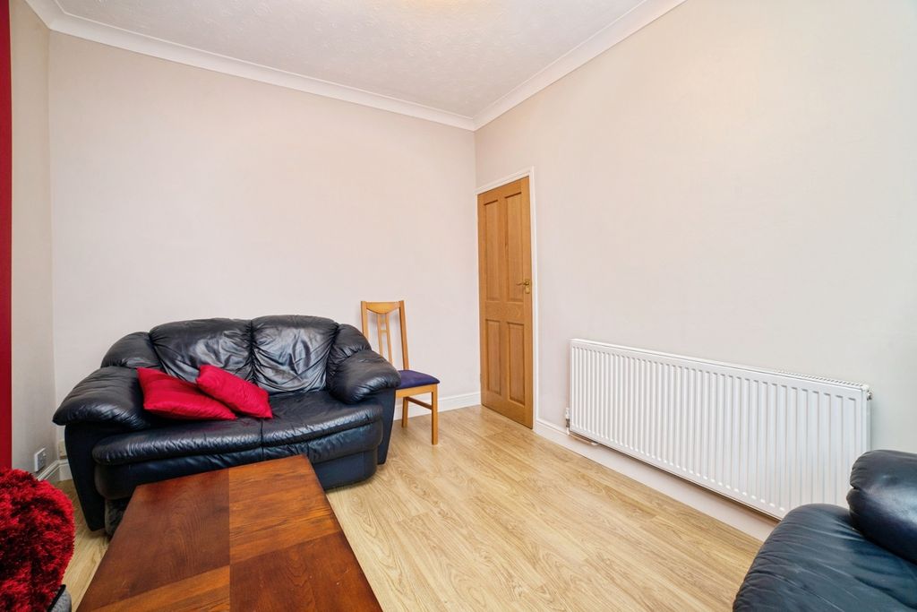 Property photo 3 of 20 Pbox-Img.Jpg