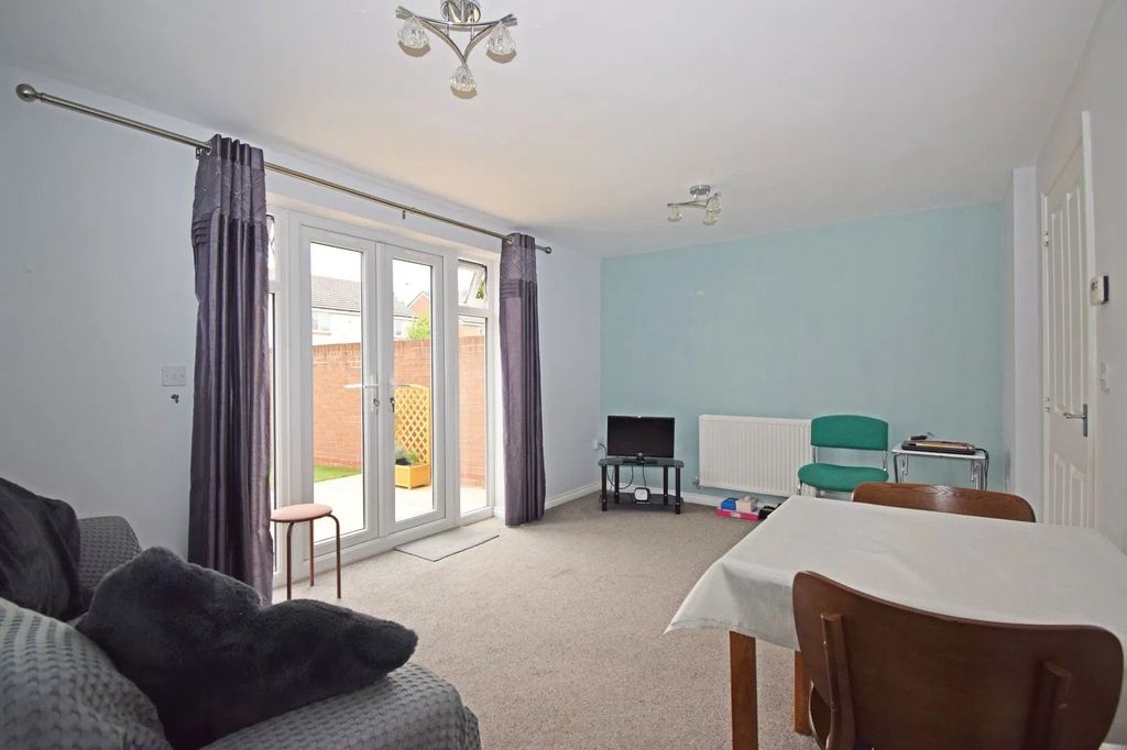 Property photo 3 of 14