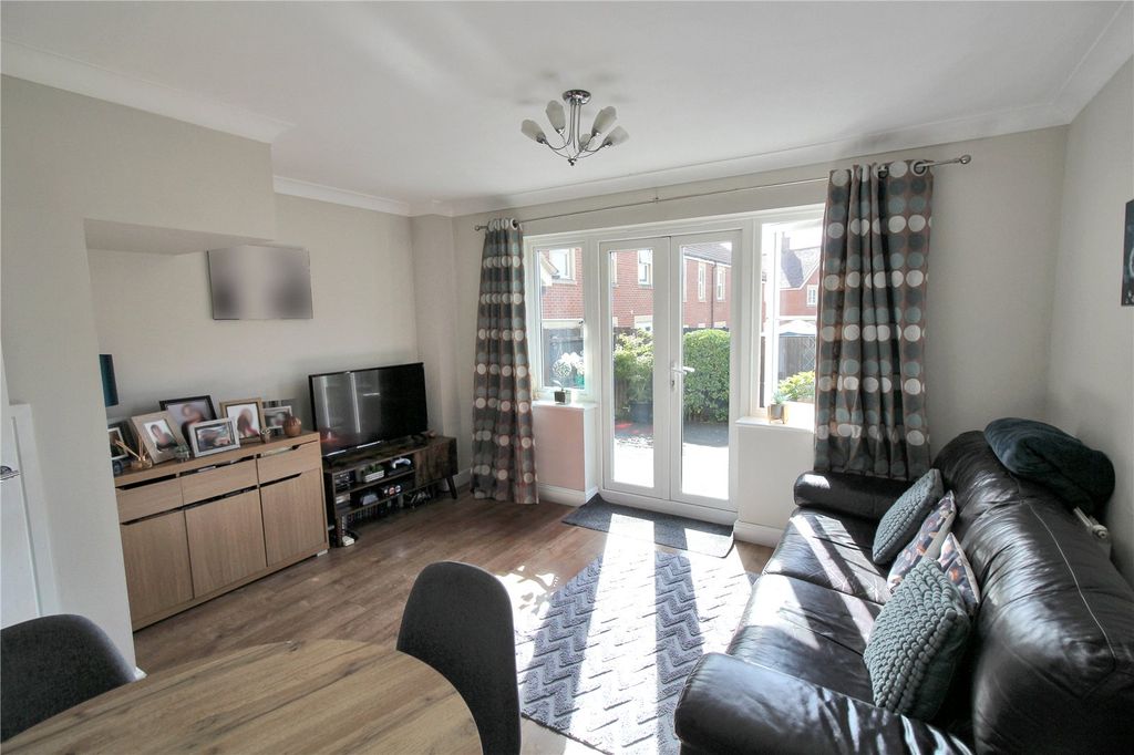 Property photo 2 of 13 Picture No. 11