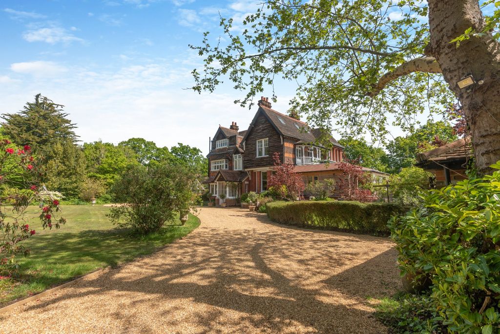 Property photo 1 of 18 Front