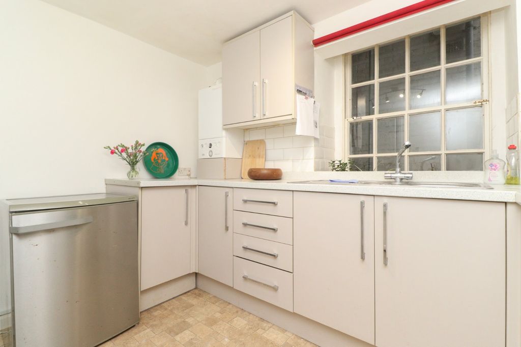 Property photo 3 of 8 Picture 3