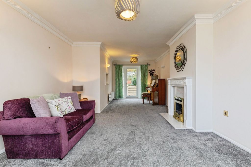 Property photo 2 of 23