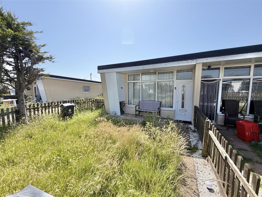 Property photo 1 of 9 Outside Front