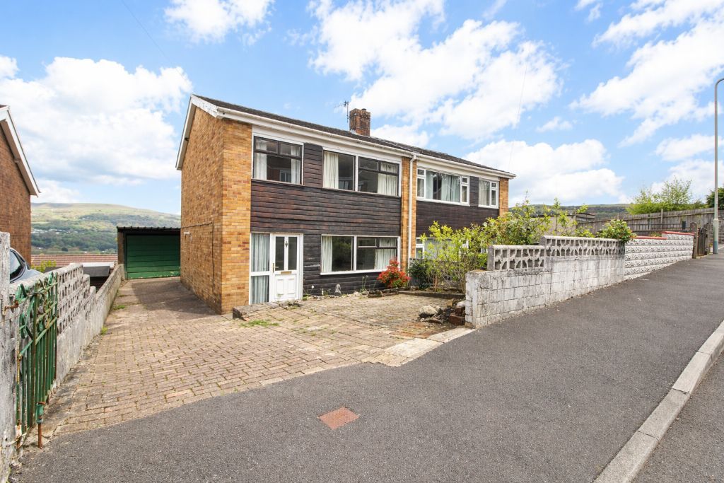 Property photo 1 of 16 Front Aspect