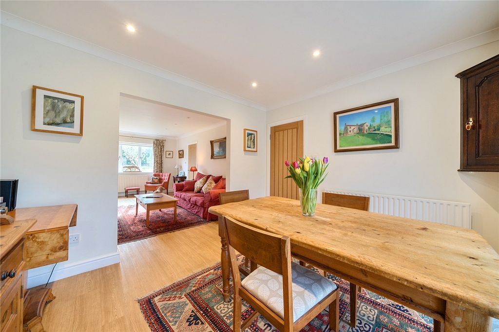 Property photo 2 of 13 Picture No. 29