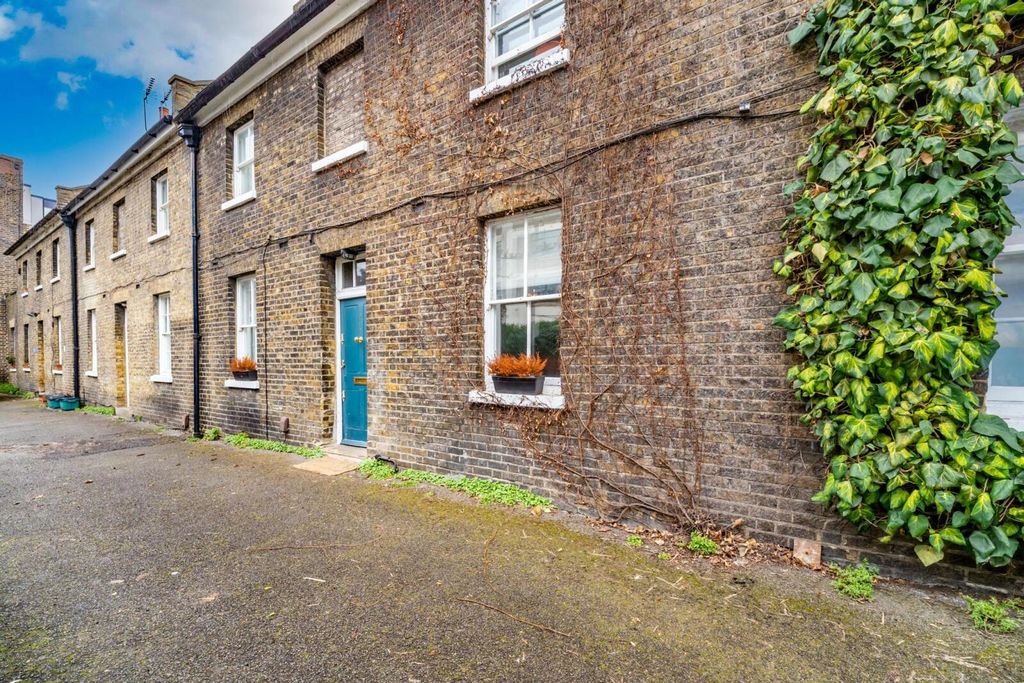 Property photo 1 of 24 Picture No. 13