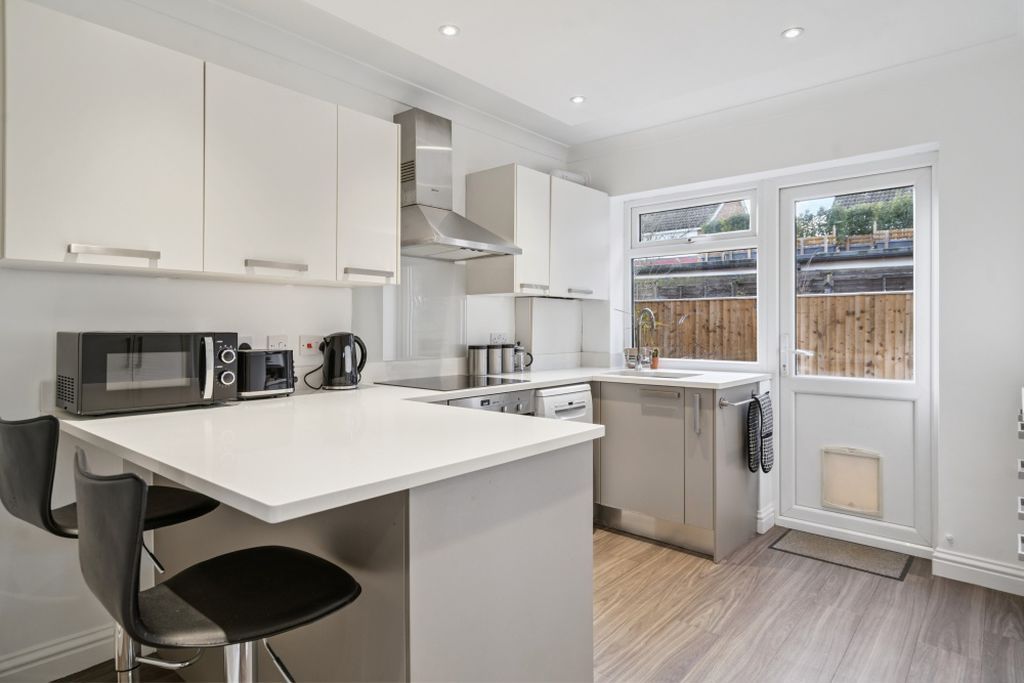 Property photo 3 of 11 Photo 12