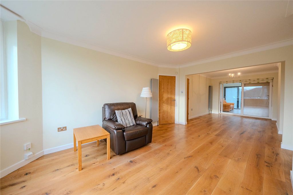 Property photo 2 of 26 Picture No. 10