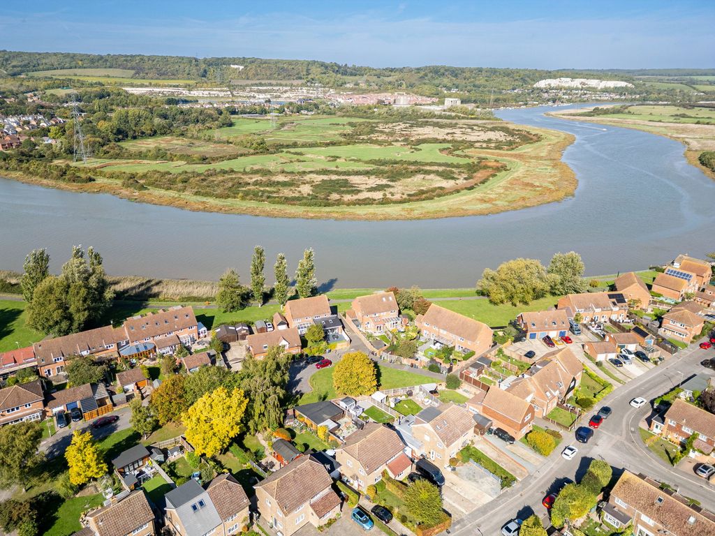 Property photo 2 of 21