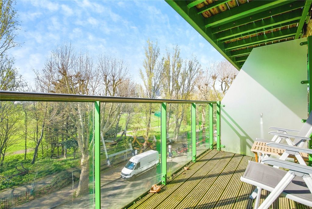 Property photo 2 of 19 Balcony