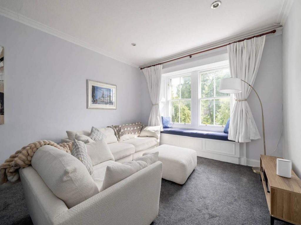 Property photo 3 of 15 79146_Coatesgardens_006