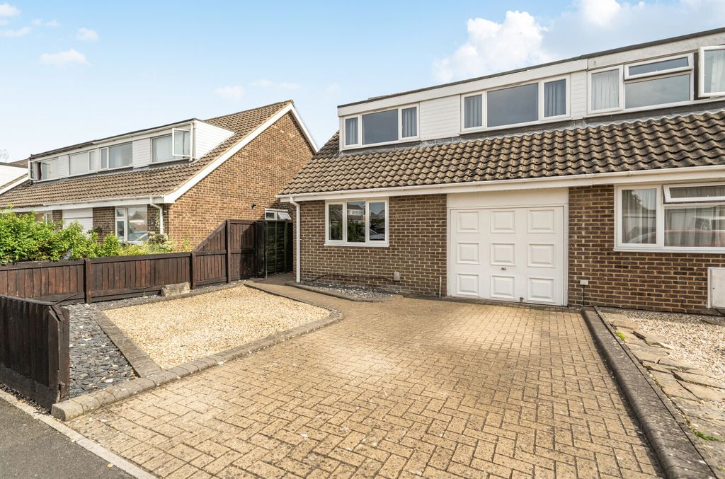 Property photo 1 of 12 146678416A18933cc2Cdf