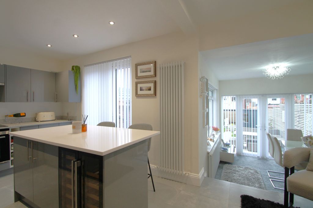 Property photo 2 of 30 Kitchen Diner