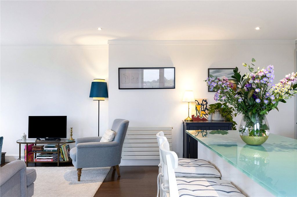 Property photo 3 of 13 Reception