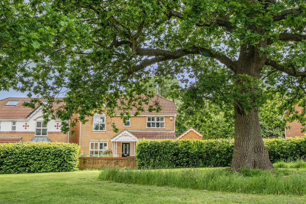 Property photo 1 of 18
