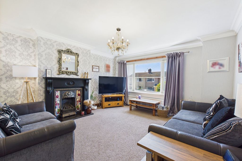 Property photo 2 of 23