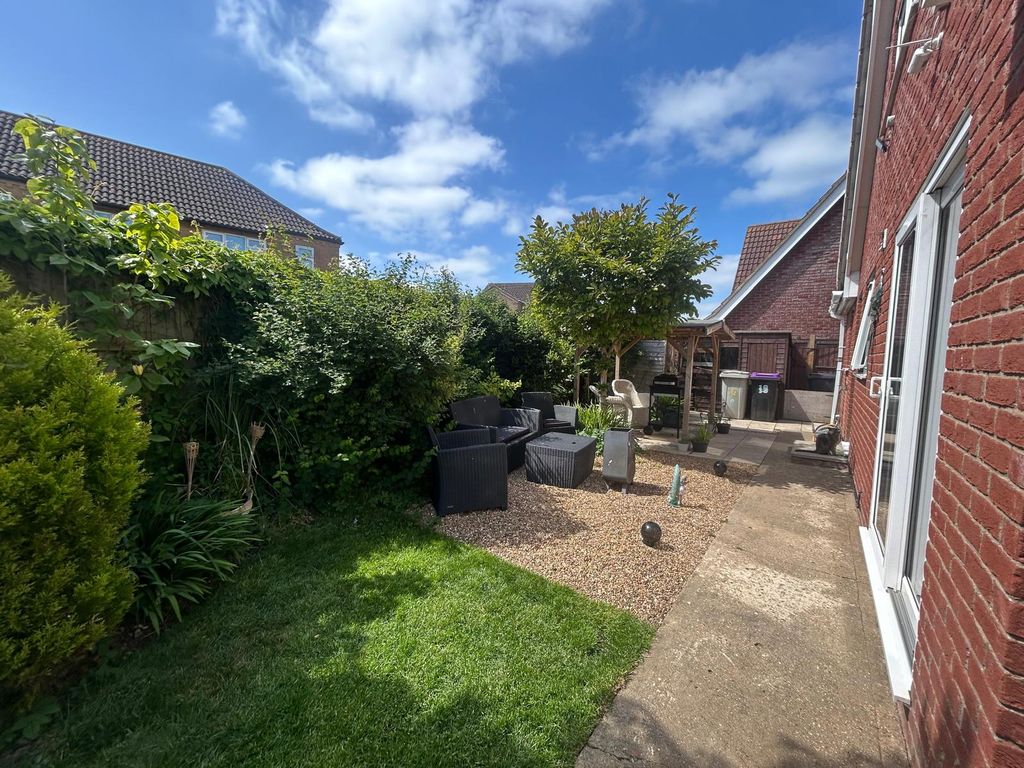 Property photo 2 of 18