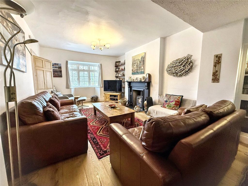 Property photo 2 of 19 Picture No. 16