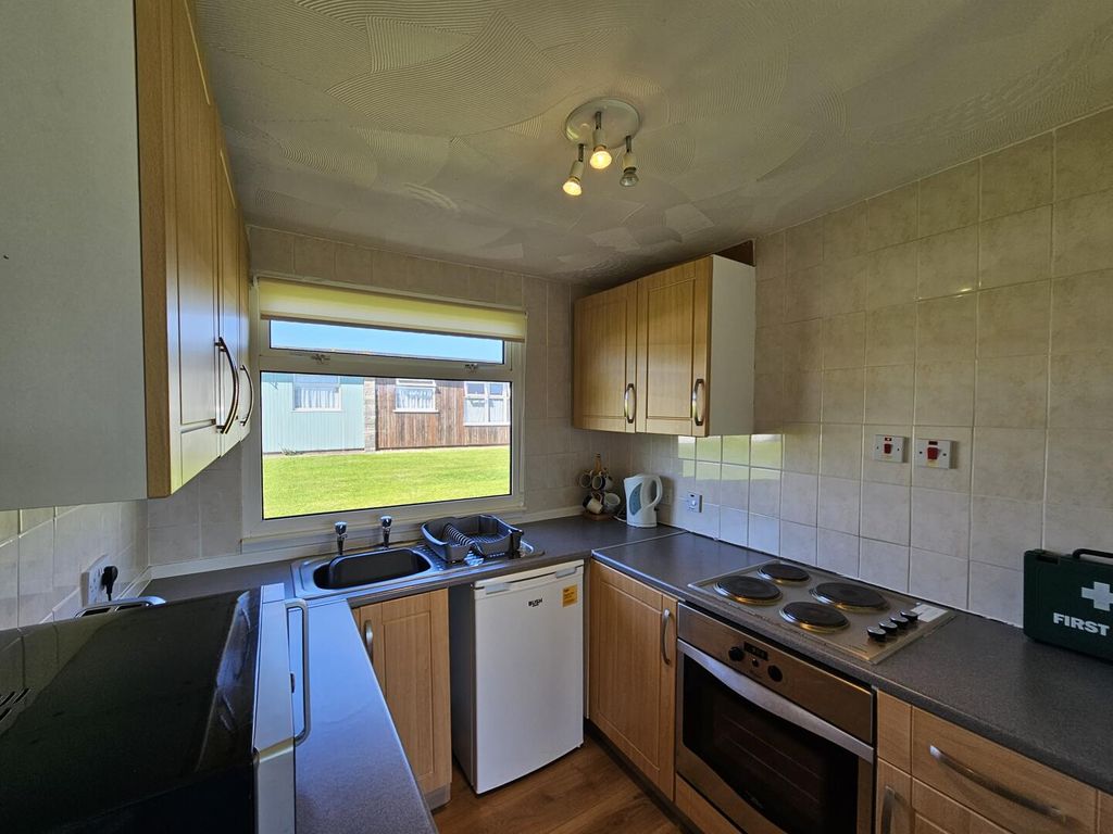 Property photo 2 of 14 Kitchen