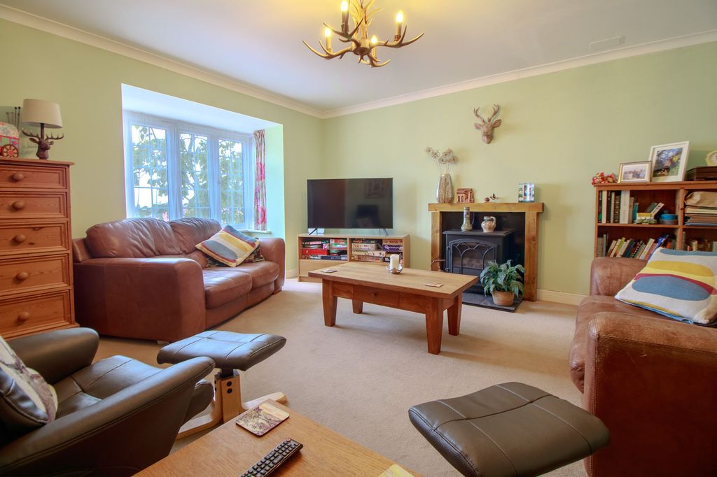 Property photo 3 of 17