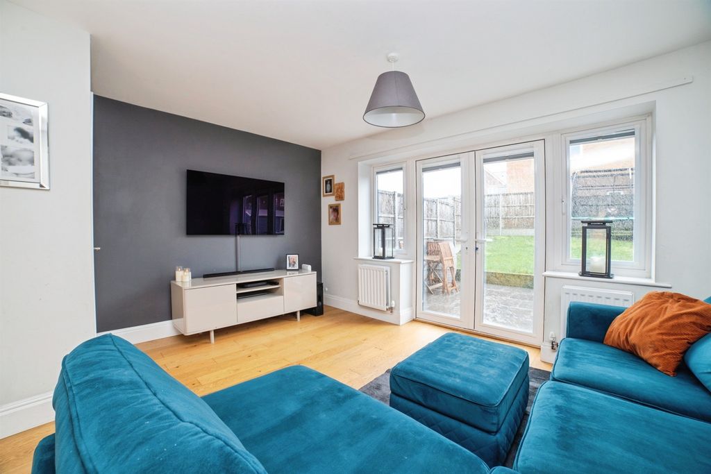 Property photo 3 of 19