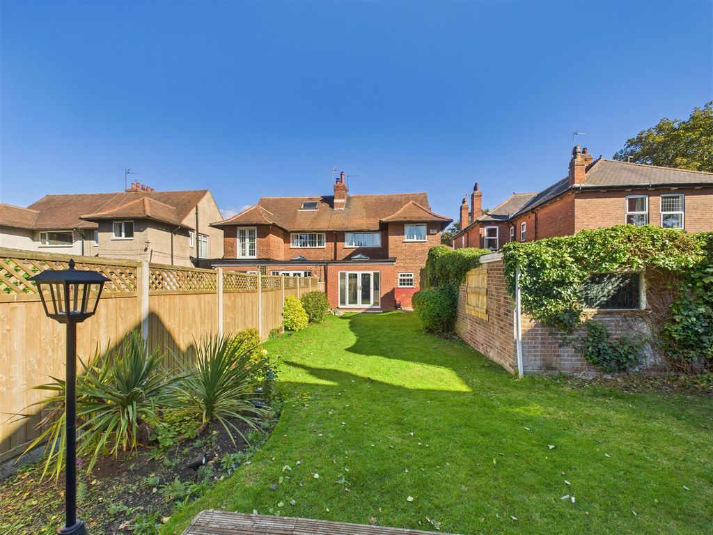 Property photo 2 of 15 Cam05451G0-Pr0056-Still016.Jpg