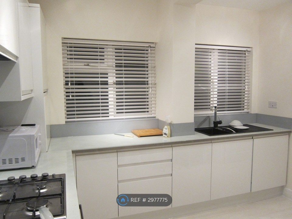 Property photo 3 of 18 Kitchen - Pic 2