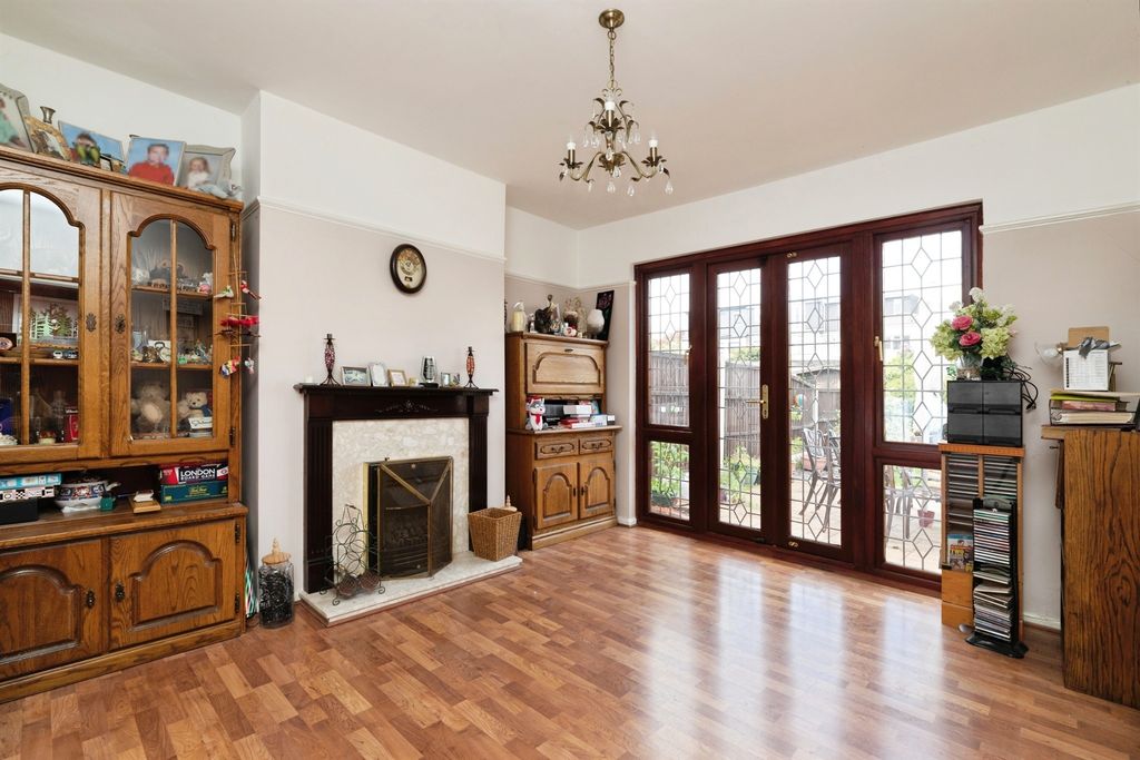 Property photo 3 of 22