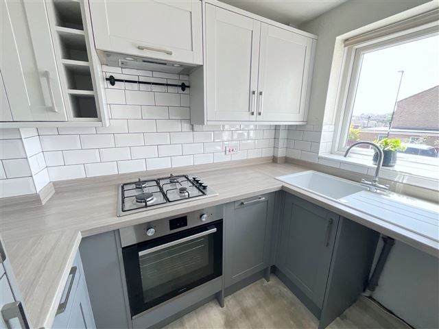 Property photo 3 of 21 Kitchen