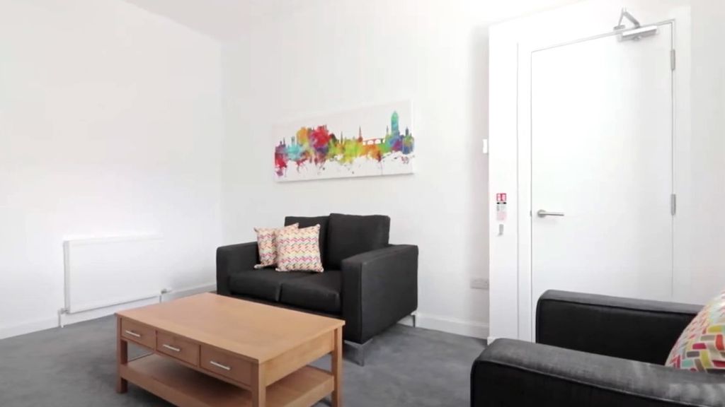 Property photo 3 of 8 Photo 3