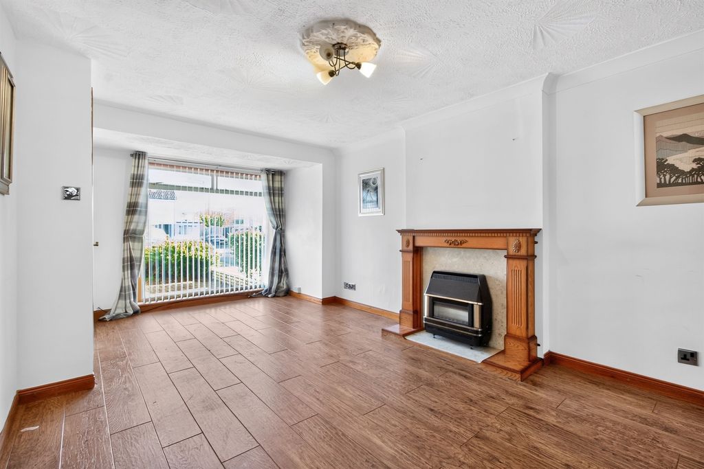 Property photo 2 of 29