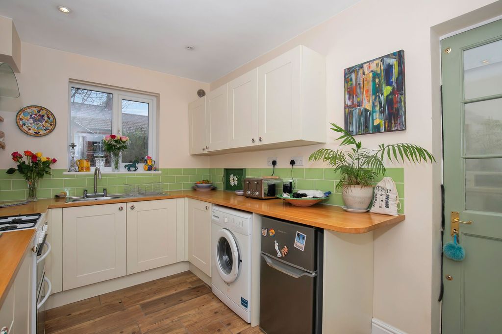 Property photo 3 of 19