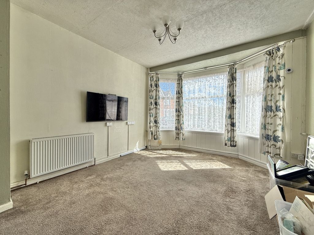 Property photo 2 of 17 Photo 4