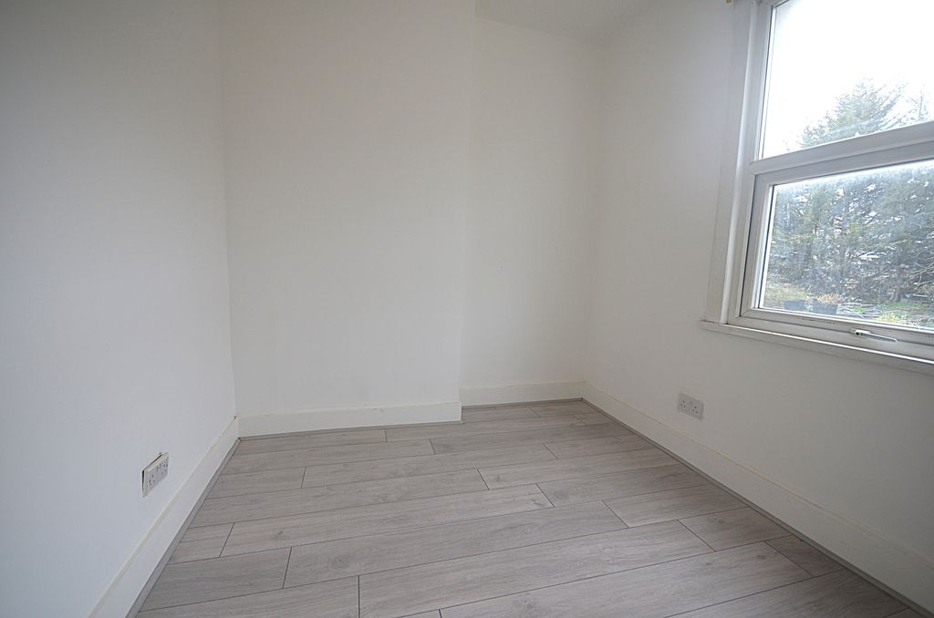 Property photo 2 of 6 Gallery