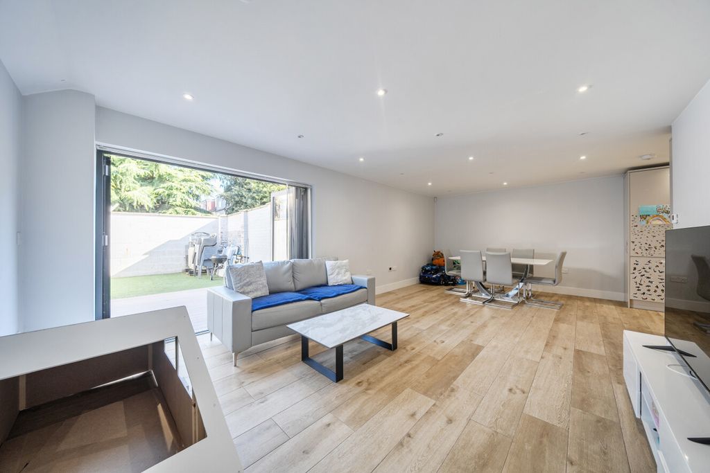 Property photo 1 of 12 1431220-11-69Bbce...