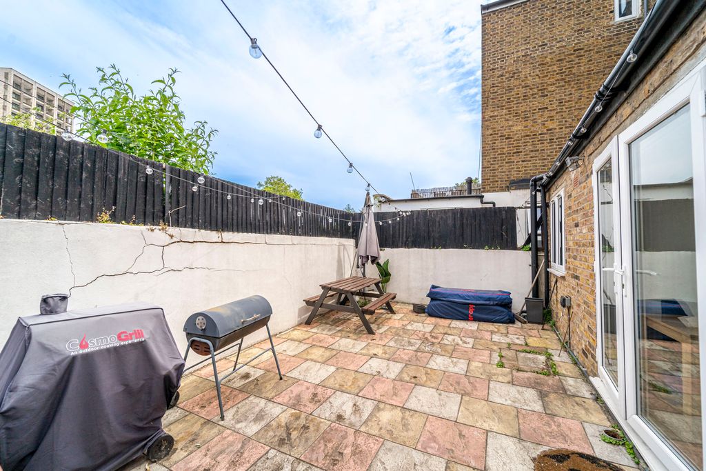Property photo 3 of 13