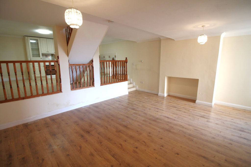 Property photo 2 of 11 Living Room