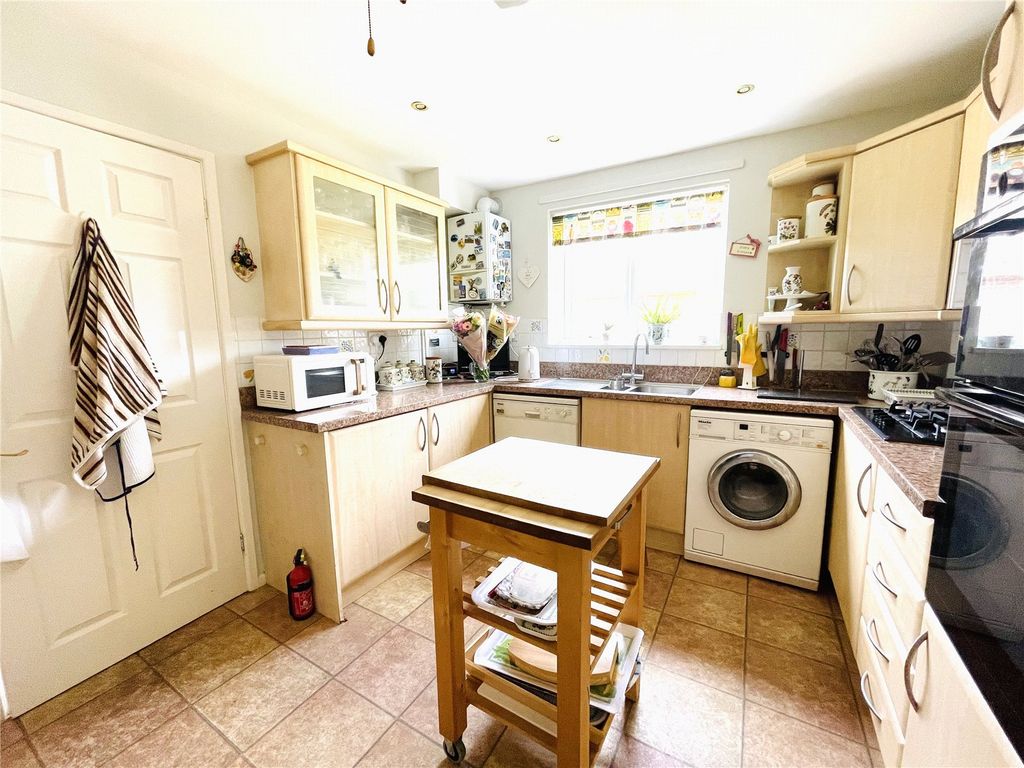 Property photo 3 of 23 Picture No. 16