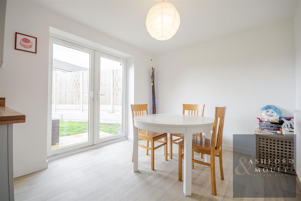 Property photo 3 of 28 Ashford-23.Jpg