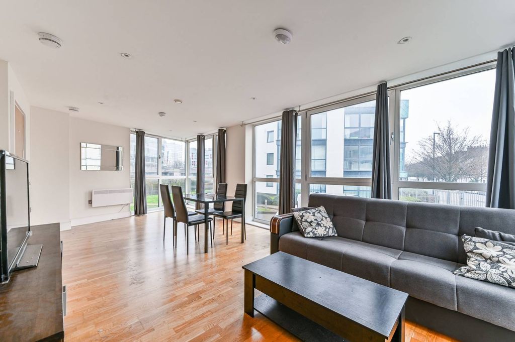 Property photo 3 of 15