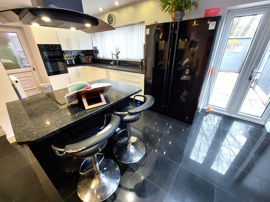 Property photo 2 of 25 20260310_142453