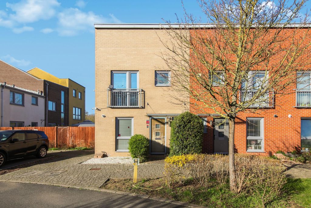 Property photo 1 of 16 Photo 0