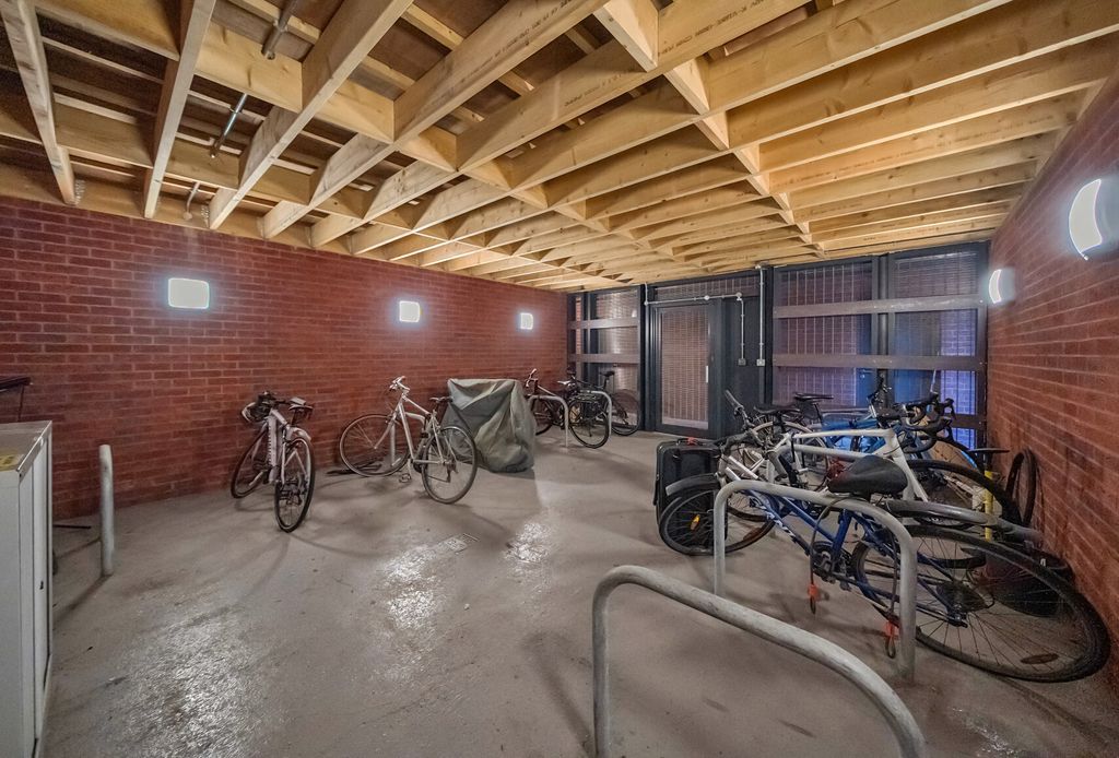 Property photo 3 of 9 1409118-3-6985B51...