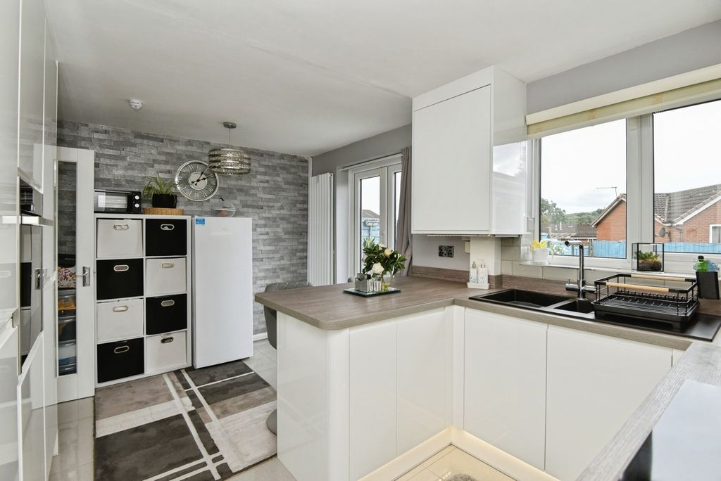 Property photo 3 of 21 Pbox-Img.Jpg