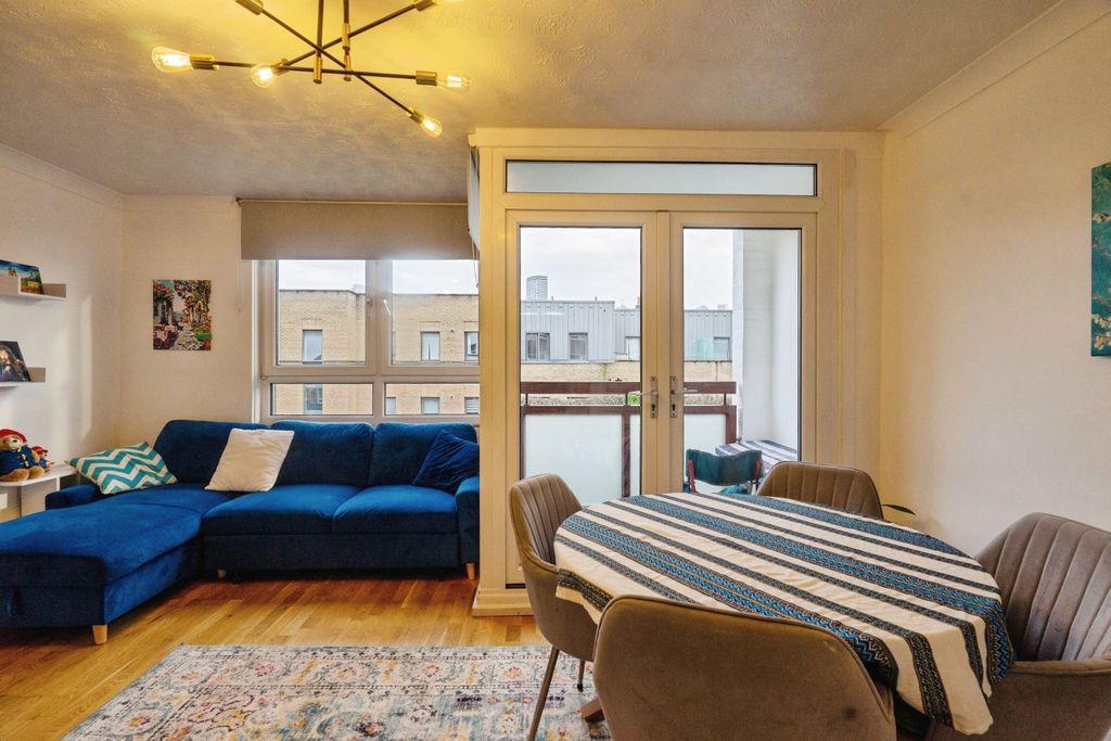 Property photo 3 of 17 Lounge/Dining Room