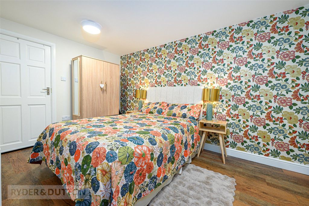 Property photo 3 of 24 Occasional Bedroom