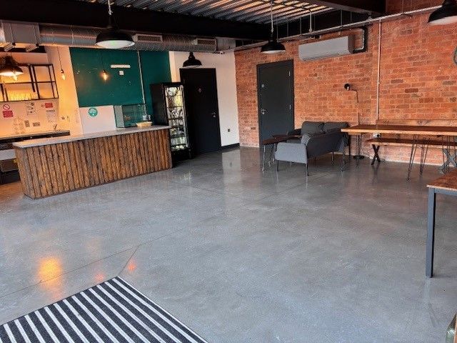 Property photo 3 of 6 Main Area