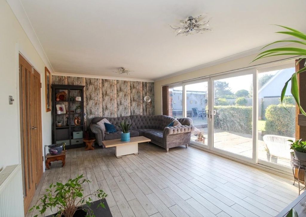 Property photo 2 of 22