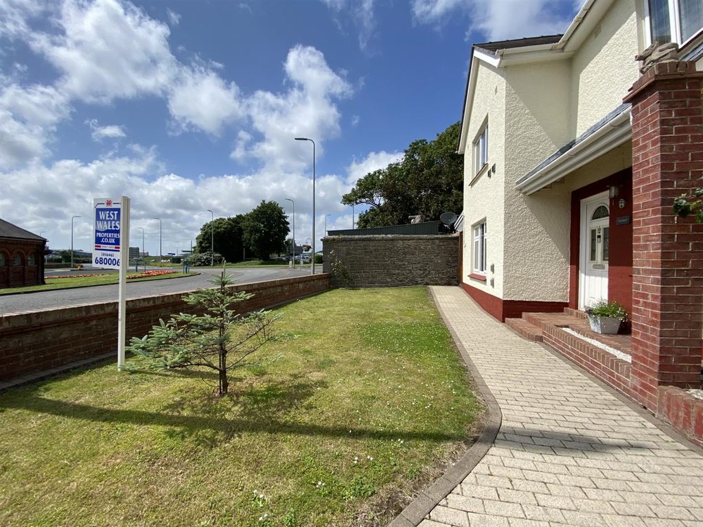 Additional image 37 of 3 bed detached house for salePier Road, Pembroke Dock SA72